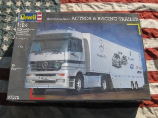 REV07572  Mercedes-Benz ACTROS & RACING TRAILER